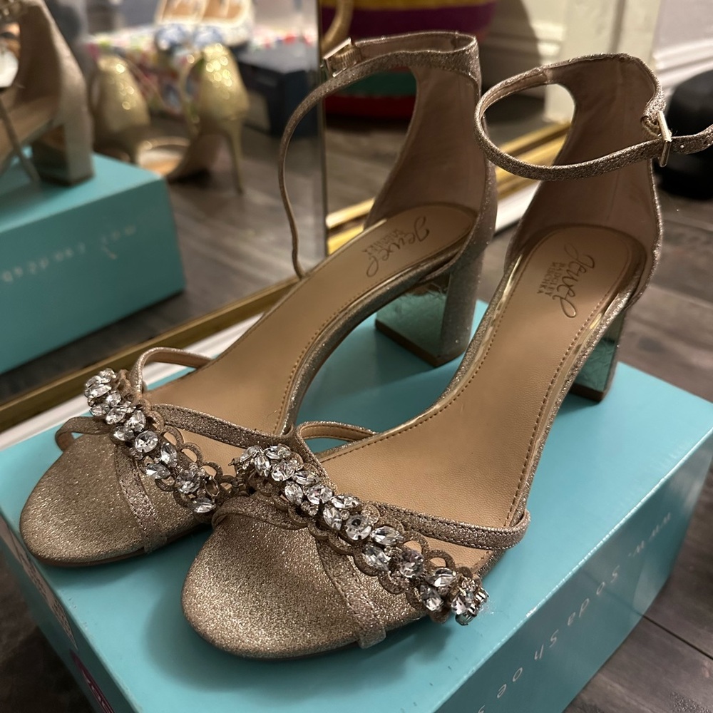 Jewel Badgley Mischka Glittering Gold Heels
